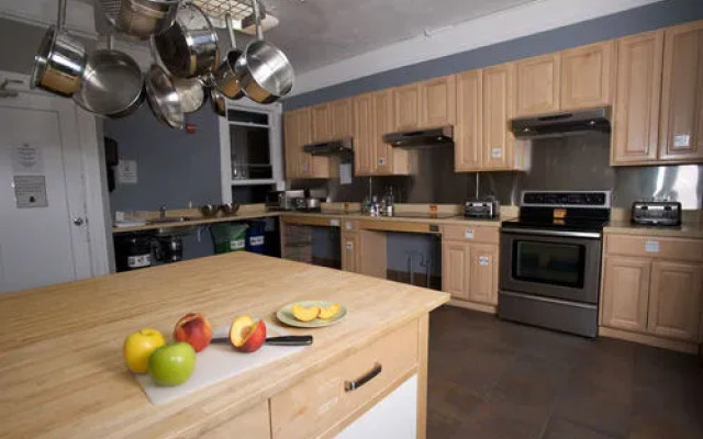 HI San Francisco Downtown Hostel