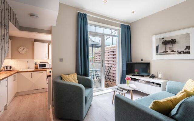 Stylish Fulham Home close to the River Thames