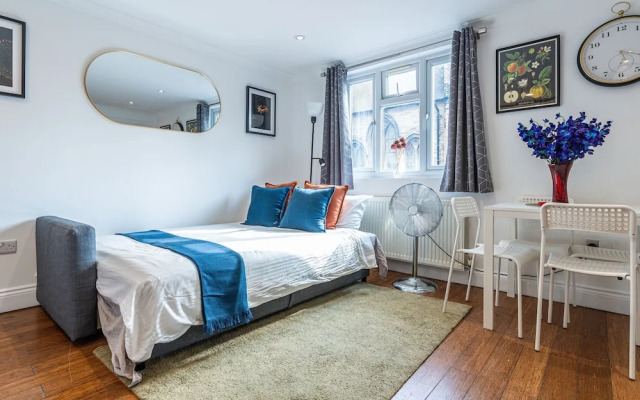 1 Bedroom Comfortable Flat in Kensington