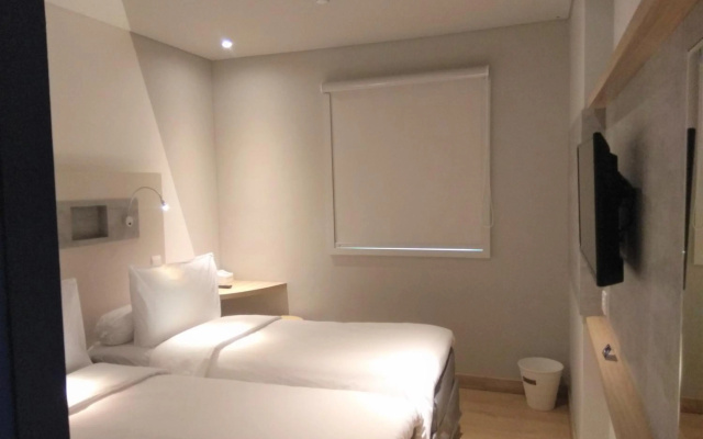 ibis budget Surabaya Diponegoro
