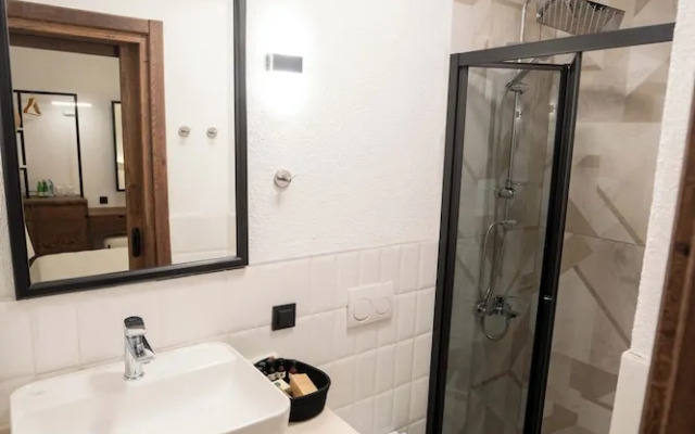 Lina Guest House