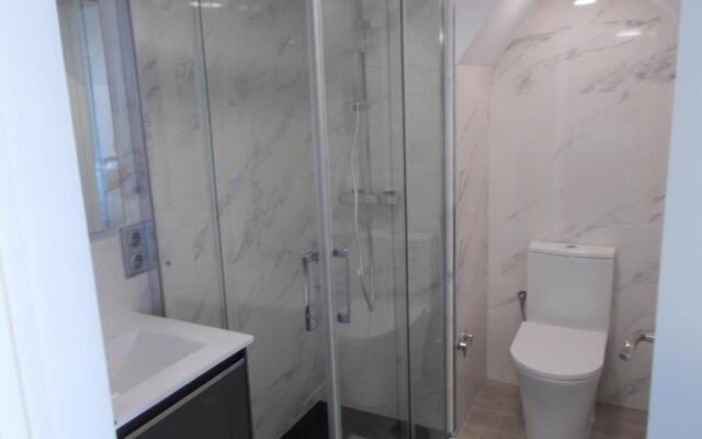 Skol 406A by Completely Marbella