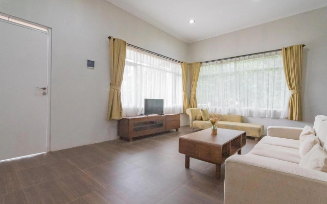 RedDoorz Resort Syariah @ Idelansia Home Stay Ciater – Guest Rooms – Ciater