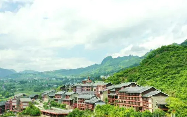 Nverzhai Holiday Hotel