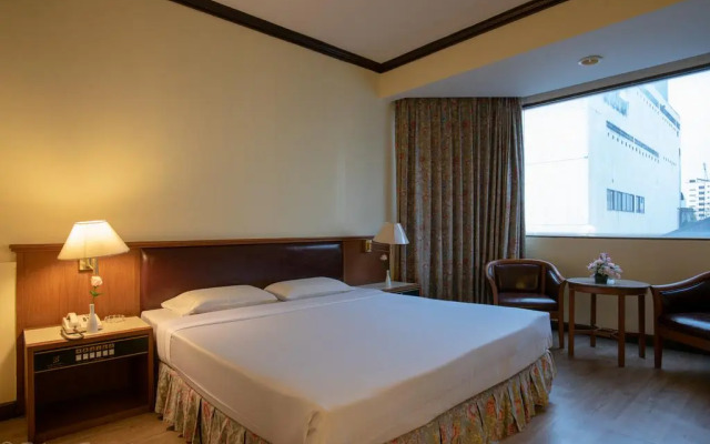 Siam Center Halal Hotel