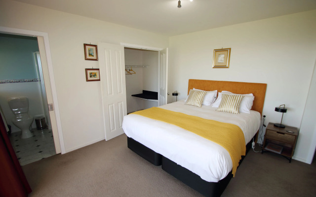 Awatuna Sunset Lodge