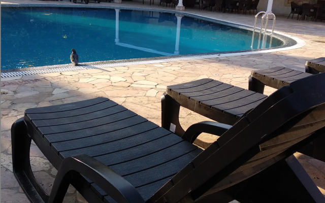 Отель Платан Resort 