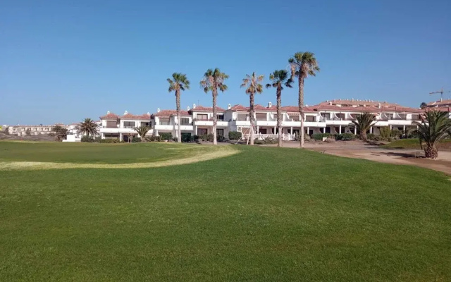 Front Line Seafront Apartment With all day Sun!