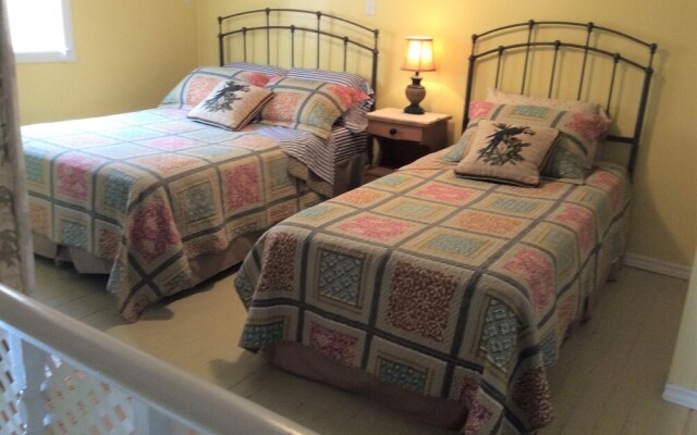 Hillside Vacation Rental 86 Main