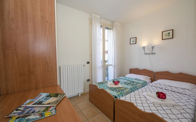 Porto Letizia Begonia 1