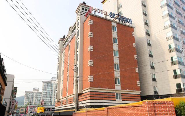 Shangria Hotel