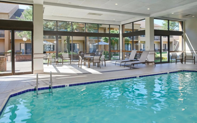 Courtyard by Marriott Detroit Dearborn