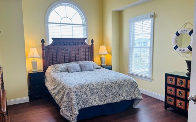 Inn Between 6 Bedroom Home by RedAwning