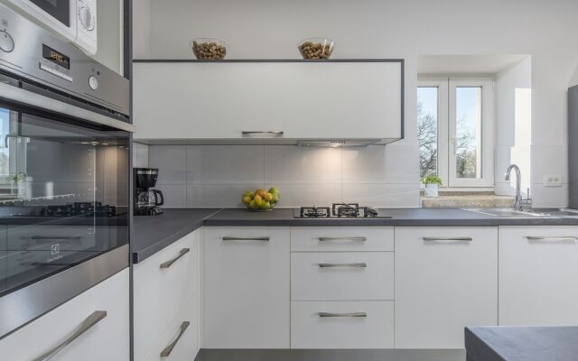 Beautiful Stone House with Large Garden And Private Pool