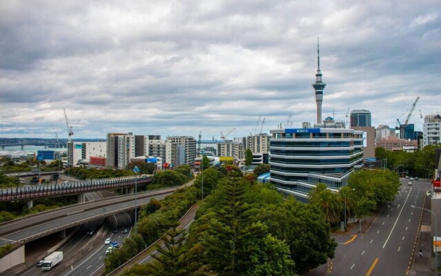 Comfortable 2 Bedroom Apartment With Stunning Views