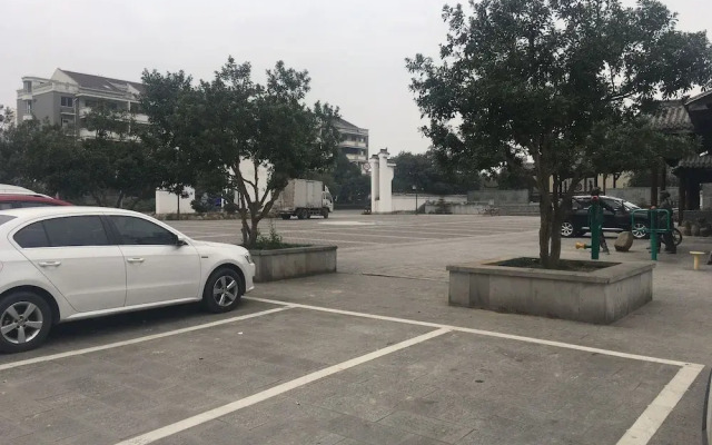 Xiananshan Village Hotel