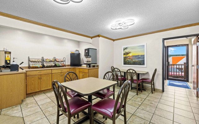 Days Inn by Wyndham Wall