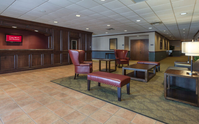 Red Roof Inn & Suites DeKalb