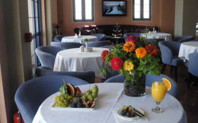 Anesis Hotel