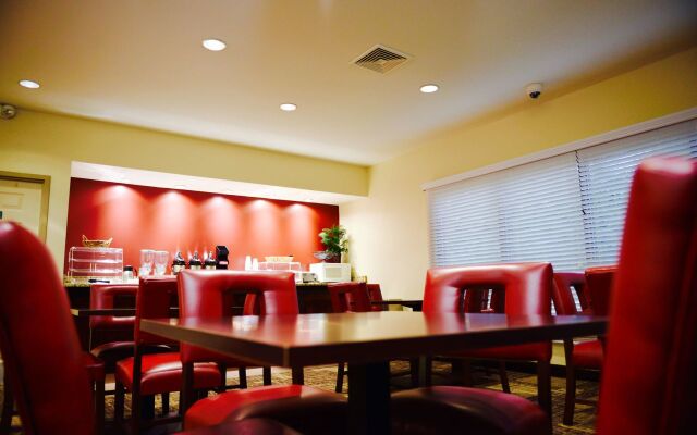 Red Roof Inn & Suites Commerce - Athens