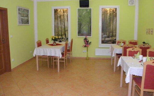 Hotel & Motorest V Údolí Zlatého potoka