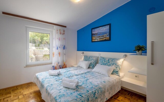 Awesome Home in Dramalj With Wifi and 5 Bedrooms