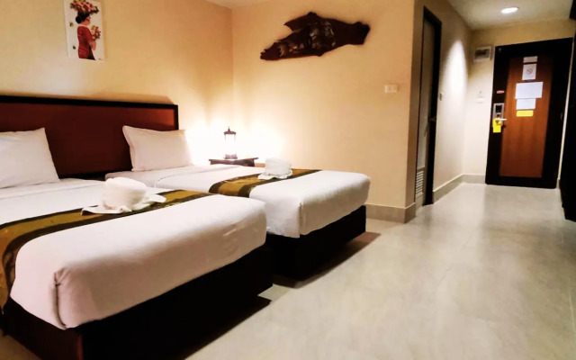 Rayong Lanna Hotel