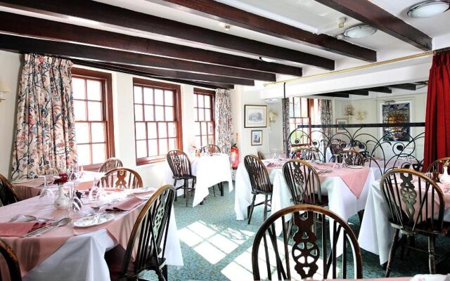 Port Gaverne Hotel