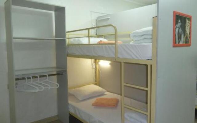 Hostel Red Cat