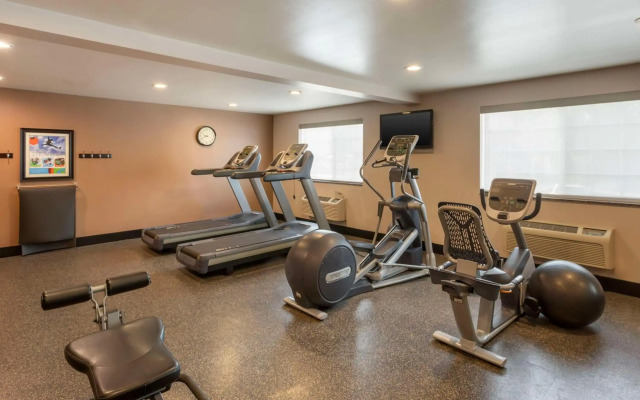 Best Western Plus Cottontree Inn