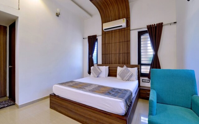OYO 3422 Hotel Golden Berry