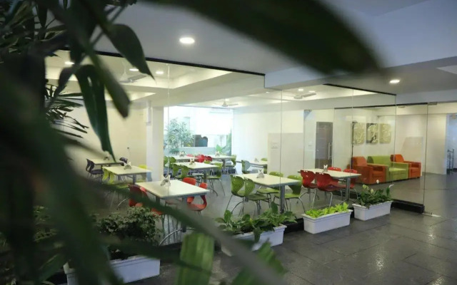 Swan Suites Gachibowli Hotel