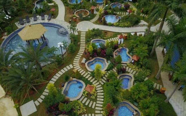 Yi Jing Lin Feng Hot Spring Hotel