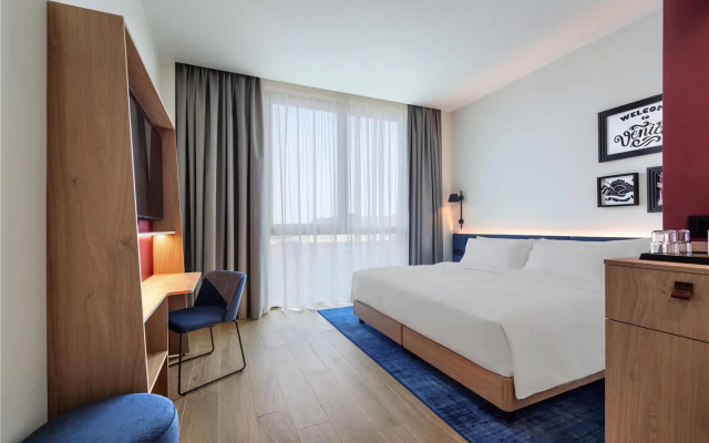 Hampton By Hilton Venice Isola Nuova - Image 4