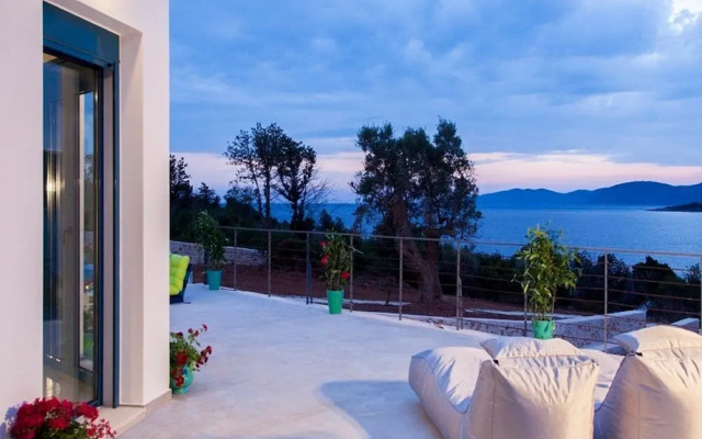 Zidanos Luxurious Villa