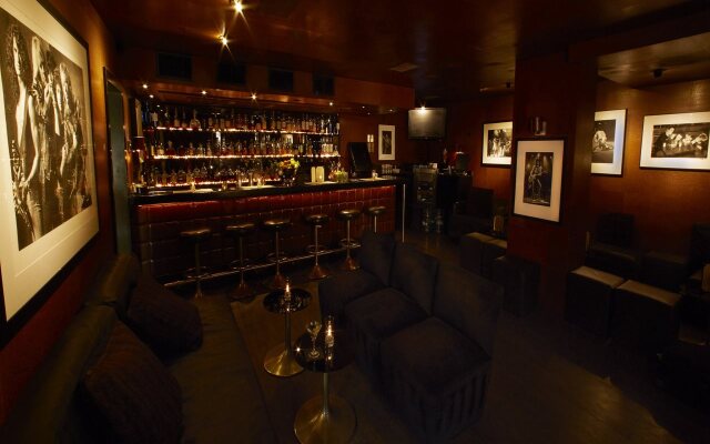 Sunset Marquis