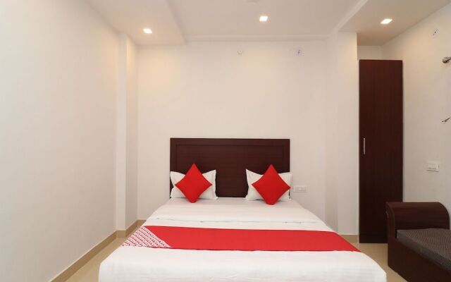 Oyo 1021 Hotel Gayatri Residency