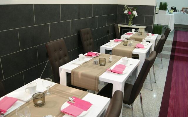 Plenus Hotel