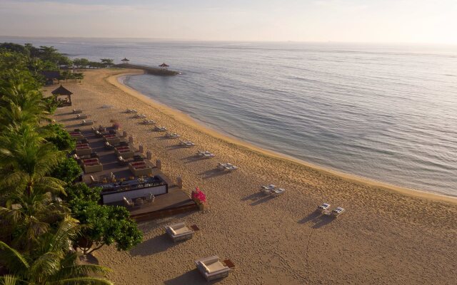 Отель The Royal Santrian