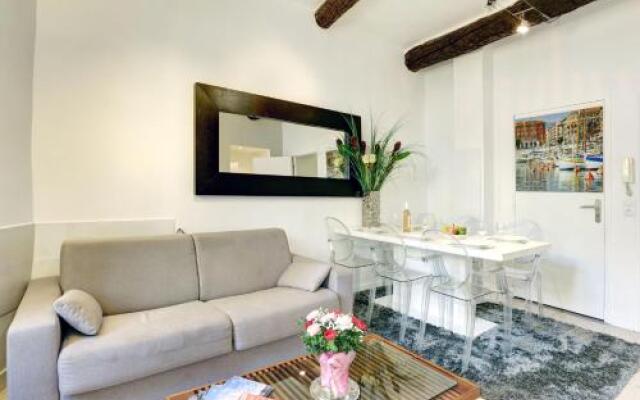 Great Flat in the Old Town Up To 4