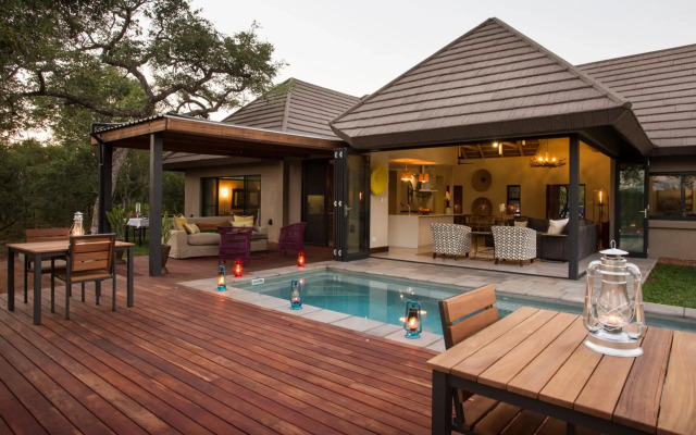 Moya Safari Villa