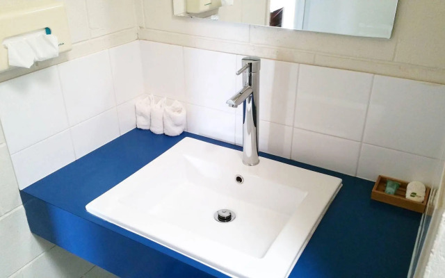 A & A Lodge Motel Emerald