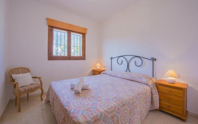 Villa - 4 Bedrooms with Pool and WiFi - 106405