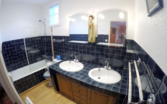 Villa With 2 Bedrooms in Saint-martin-de-pallières, With Wonderful Mou