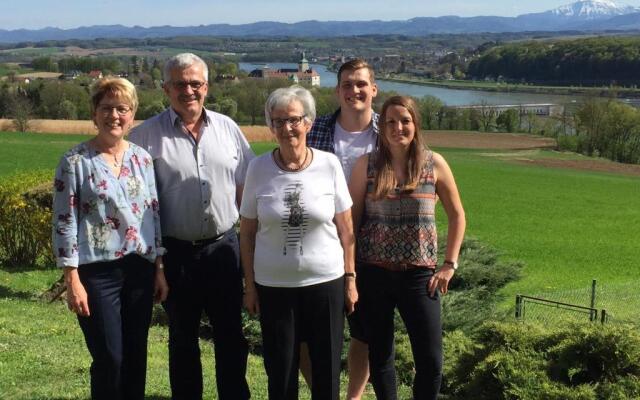 Privatzimmer & Ferienwohnungen Leeb