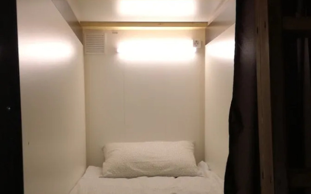 Cub-a Capsule hostel