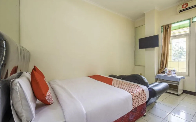 OYO Flagship 1779 Syahransah Guest House