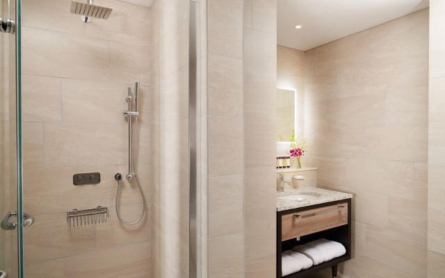 Grand Central Hotel Belfast - Image 3