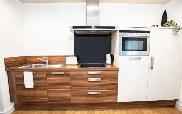 IQuarter Apartment