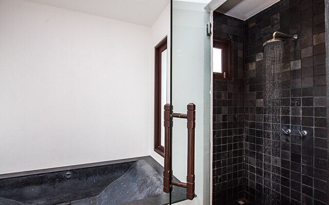 Nirano Villa 14 1 Bed